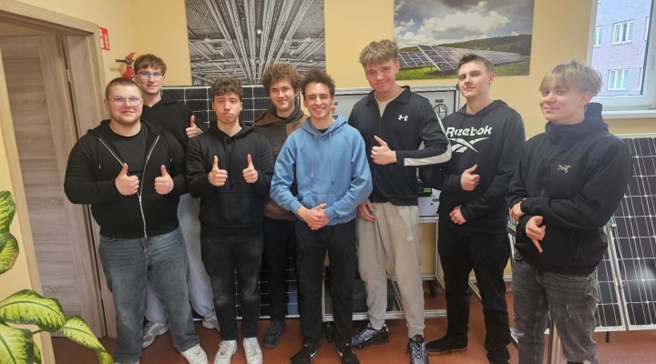 Chłopaki z OZE na 100% z egzaminów zawodowych !!